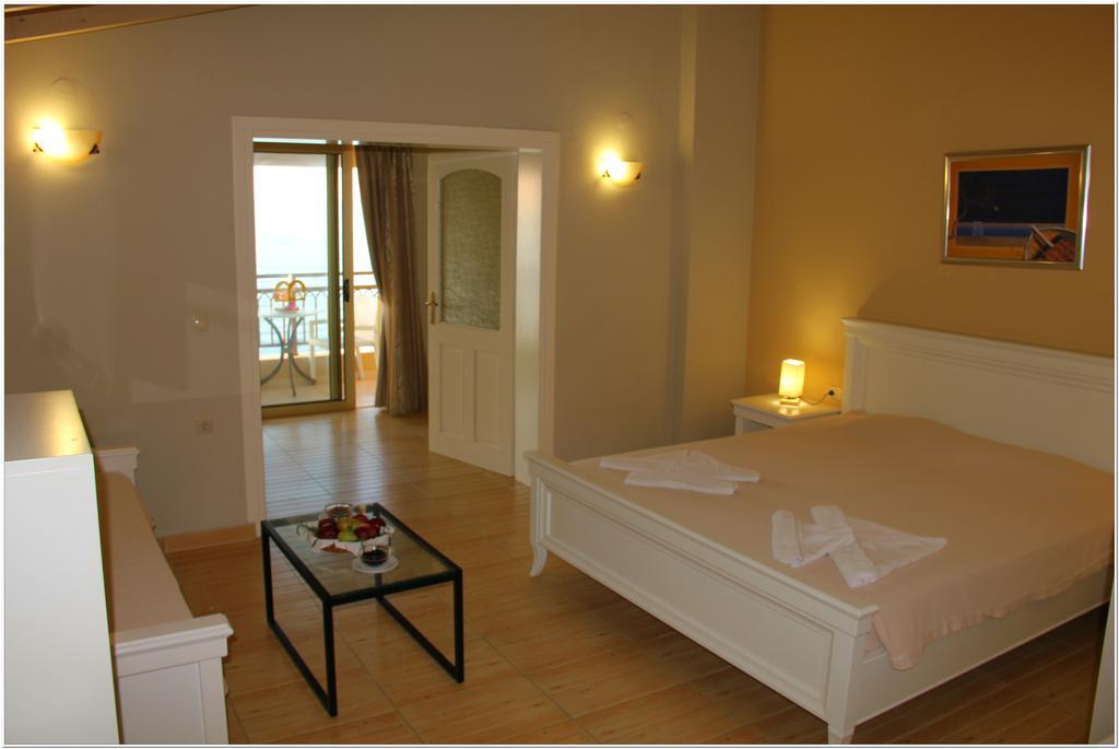 Agelia Beach Hotel Sfáka エクステリア 写真