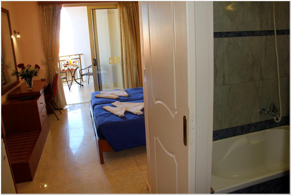 Agelia Beach Hotel Sfáka エクステリア 写真