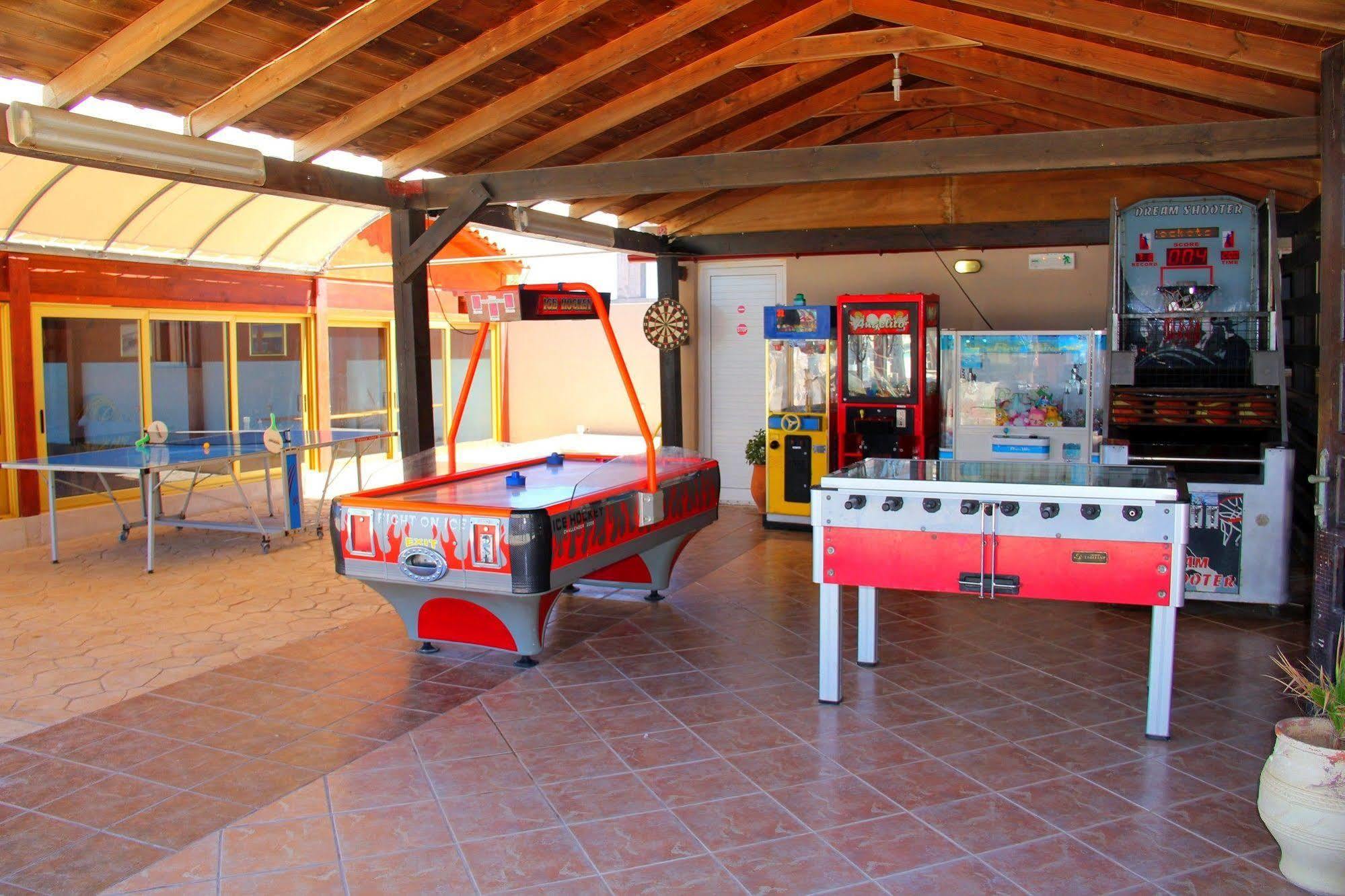 Agelia Beach Hotel Sfáka エクステリア 写真